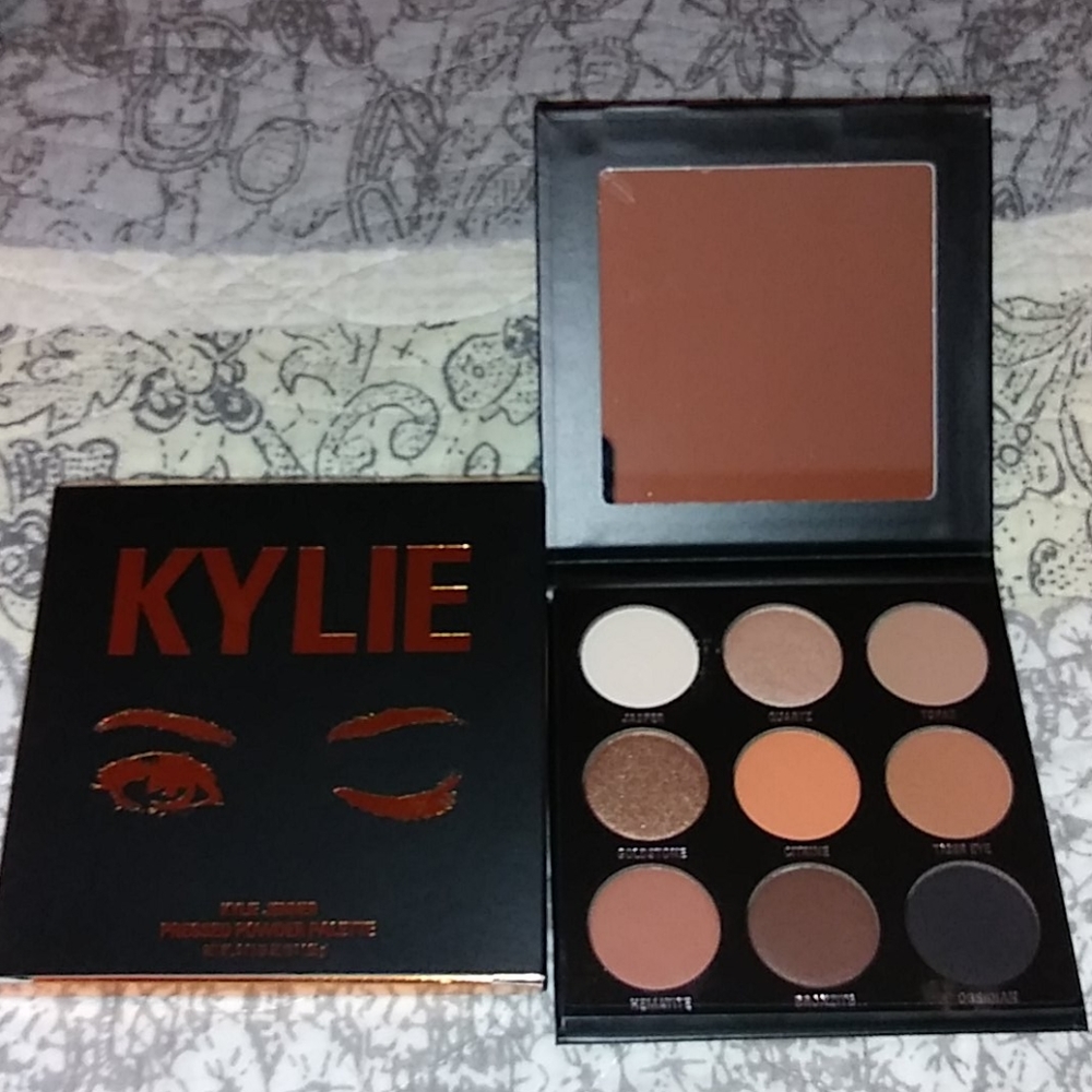 Kylie Jenner The Bronze Palette